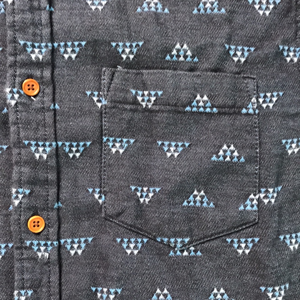 Old Navy Triangle Pattern Button Down - image 2